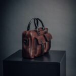 Luxor P1 brown carry bag.