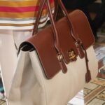 Luxor P20 brown & white carry bag.